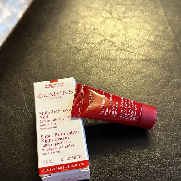 Clarins Super Restorative night Cream 5ml *PRICE FIRM*. - Picture 7 of 8